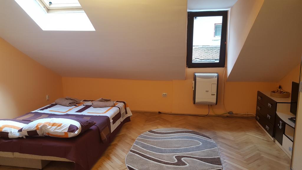 Studio Piata Sfatului - Brasov Bagian luar foto