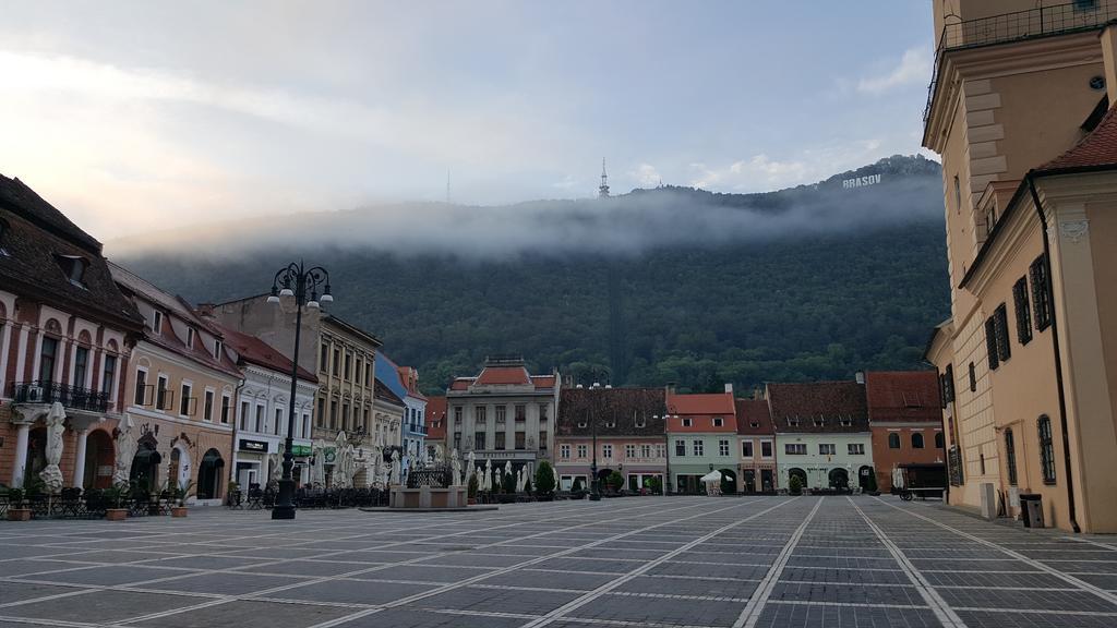Studio Piata Sfatului - Brasov Bagian luar foto